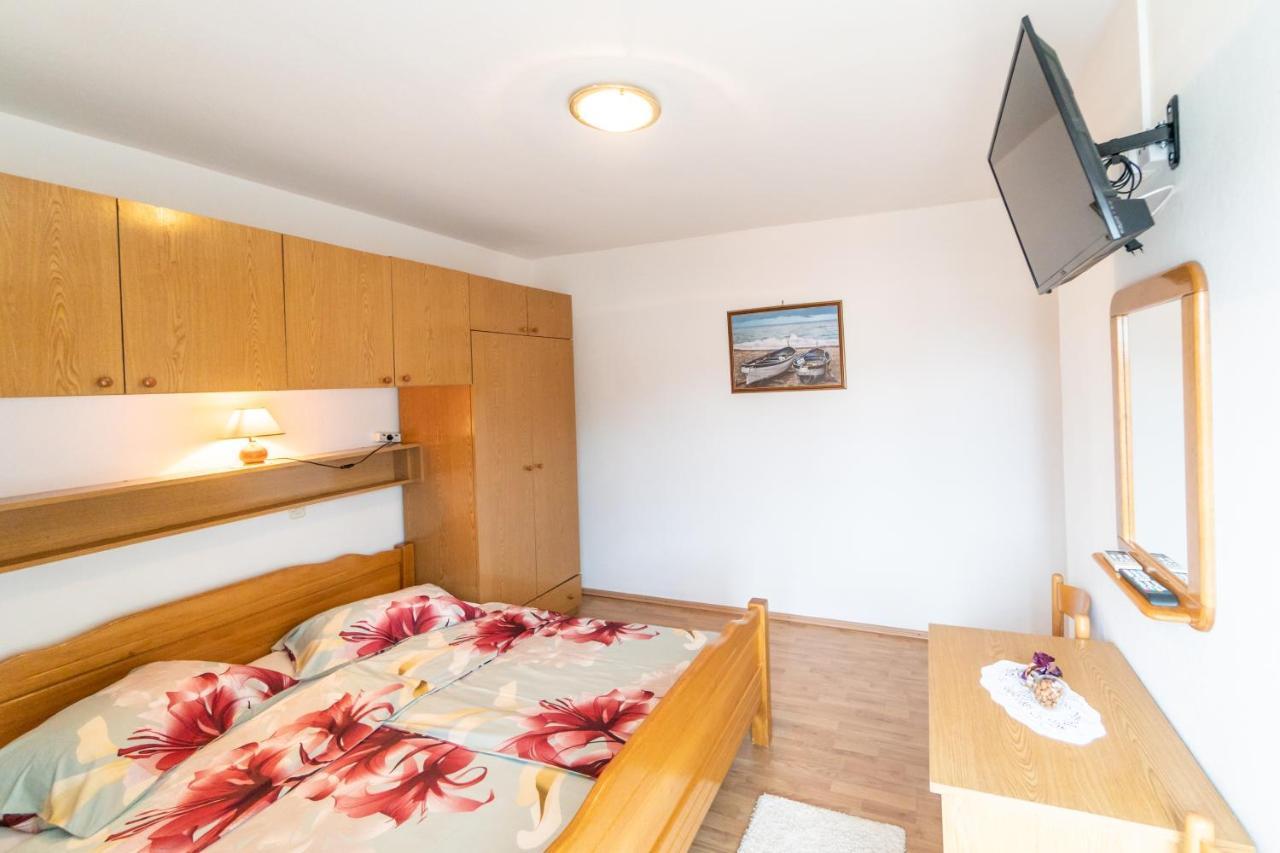 Apartments And Rooms By The Sea Palit, Rab - 5010 Εξωτερικό φωτογραφία