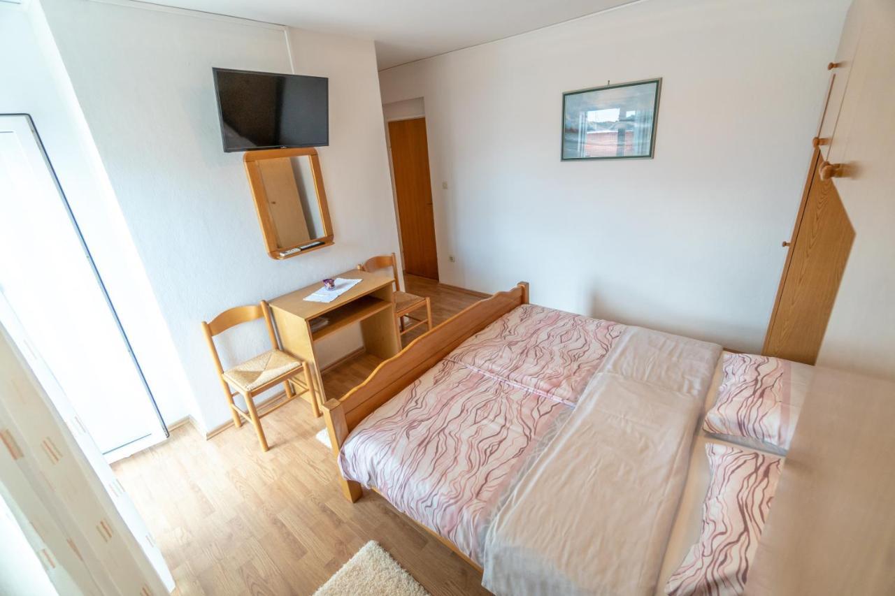 Apartments And Rooms By The Sea Palit, Rab - 5010 Δωμάτιο φωτογραφία