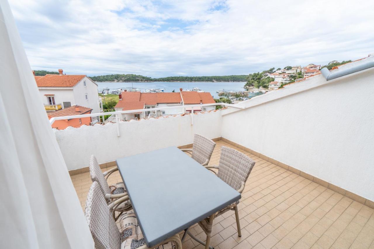Apartments And Rooms By The Sea Palit, Rab - 5010 Εξωτερικό φωτογραφία