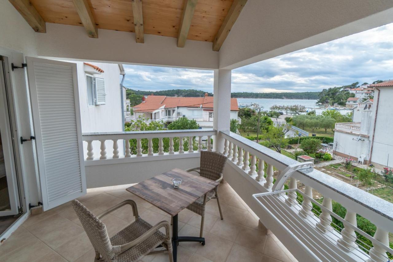 Apartments And Rooms By The Sea Palit, Rab - 5010 Εξωτερικό φωτογραφία