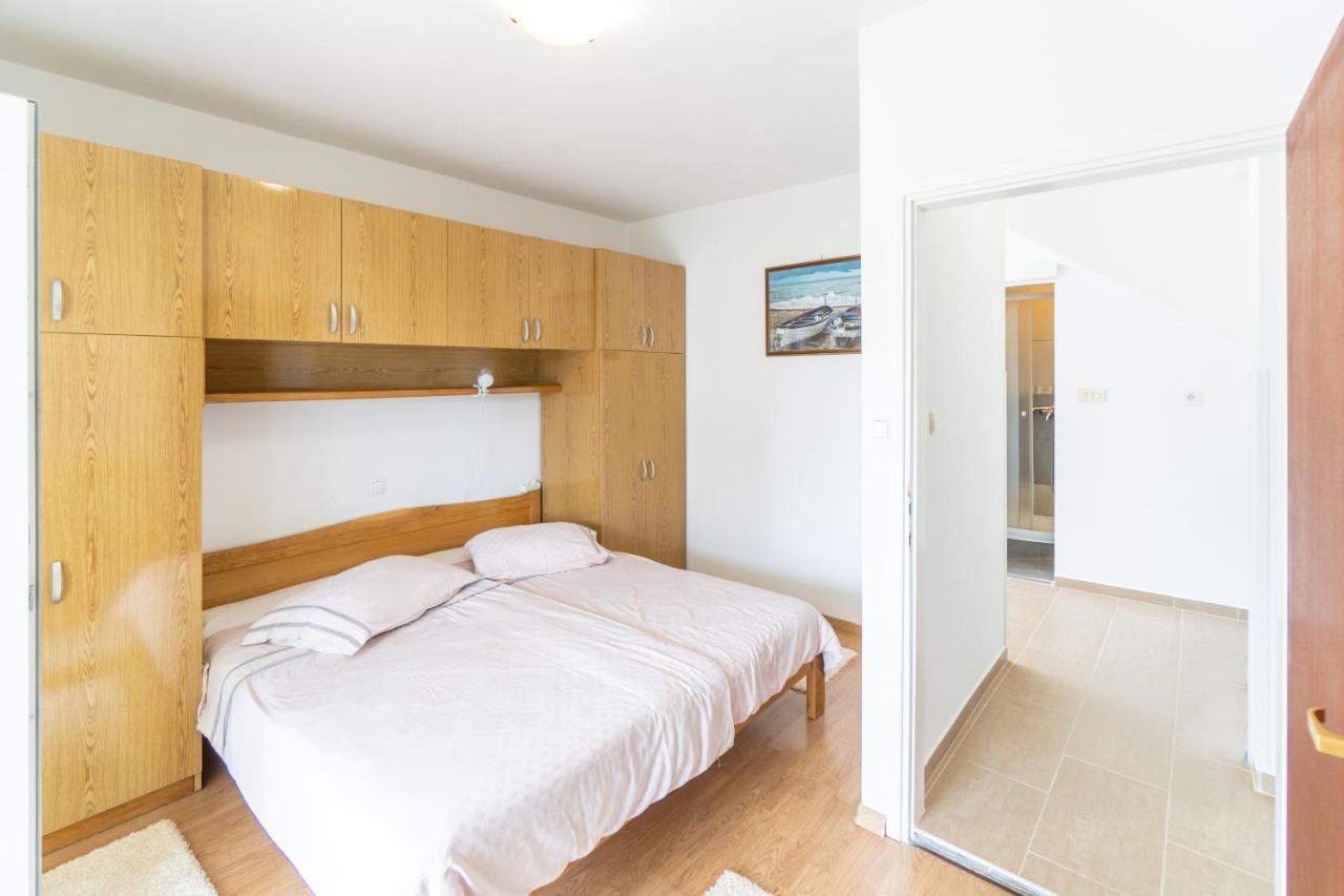 Apartments And Rooms By The Sea Palit, Rab - 5010 Εξωτερικό φωτογραφία