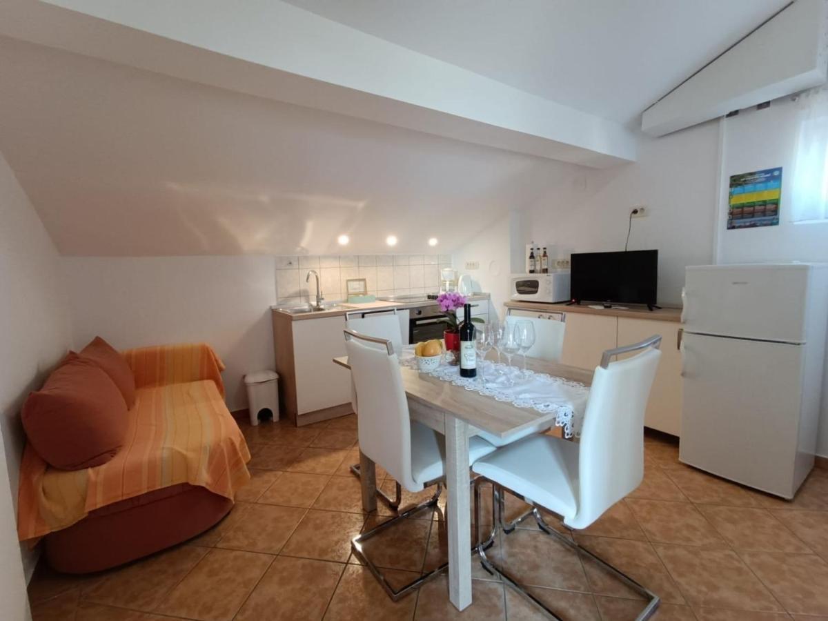 Apartments And Rooms By The Sea Palit, Rab - 5010 Εξωτερικό φωτογραφία